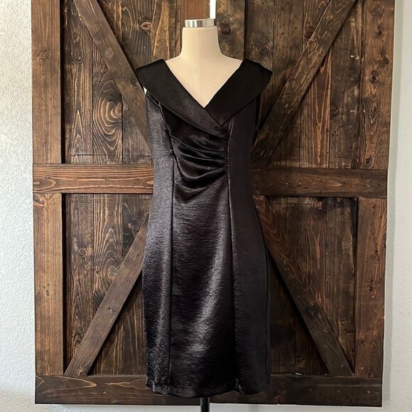 Connected Apparel Women Satin  Side Ruched Sz-6 - Picture 1 of 8